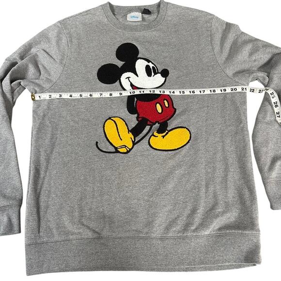 DISNEY Mickey Mouse Chenille Patch Gray Sweatshirt Pullover Crewneck Large L - Picture 1 of 5